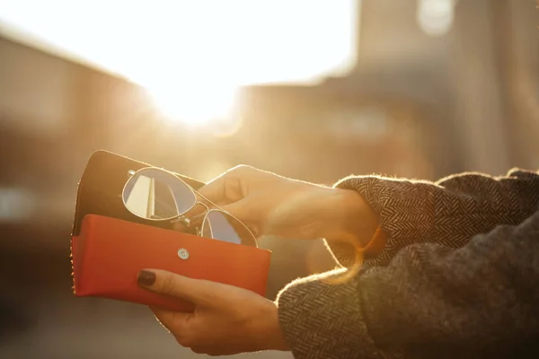 Closeup Shot Woman Hand Opening Red Sunglasses Case Background Sun — Stock Photo, Image