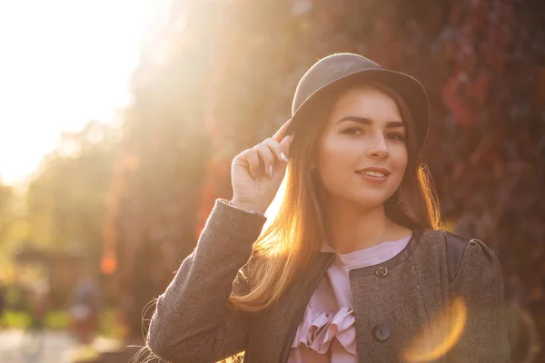 Gorgeous Smiling Girl Natural Makeup Wearing Hat Enjoying Warm Autumn — Stock Photo, Image