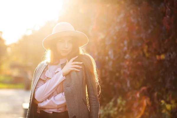 Luxurious Smiling Woman Natural Makeup Wearing Hat Enjoying Warm Autumn — Stock Photo, Image