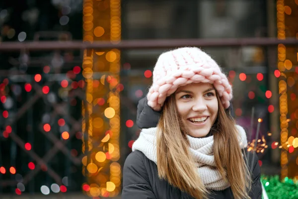 Adorable Blonde Model Wearing Winter Outfit Celebrating Christmas Street Sparklers — Stock Photo, Image