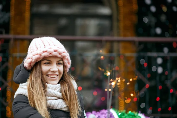 Cool Blonde Blonde Woman Wearing Winter Outfit Celebrating New Year — Stock Photo, Image
