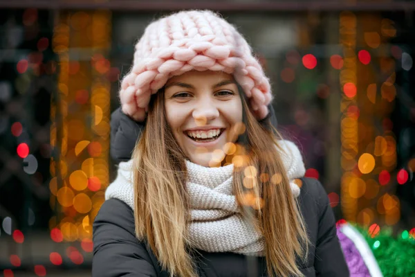 Pretty Smiling Blonde Woman Wearing Knitted Pink Cap Scarf Celebrating — Stock Photo, Image