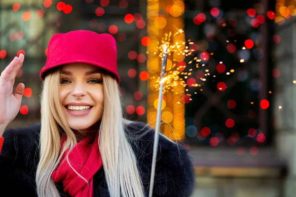 Charming Blonde Model Wearing Fashionable Winter Outfit Having Fun Sparklers — Stock Photo, Image