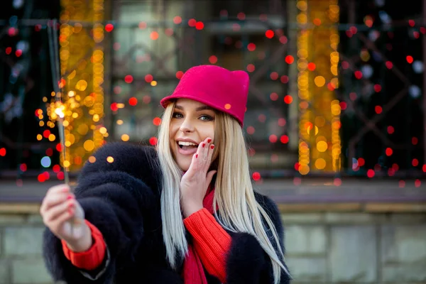 Positive Blonde Woman Celebrating New Year Sparklers Bokeh Background Empty — Stock Photo, Image