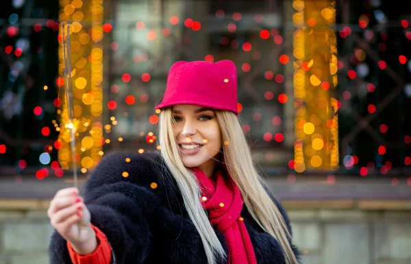 Gorgeous Smiling Blonde Woman Wearing Winter Clothing Celebrating Christmas Garlands — Stock Photo, Image