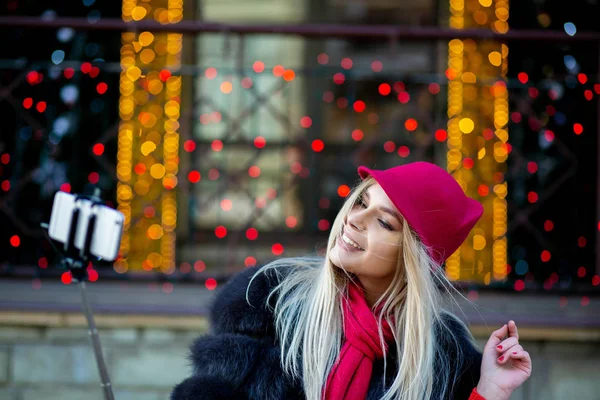 Elegant Blonde Woman Tourist Wearing Funny Hat Taking Selfie City — Stock Photo, Image