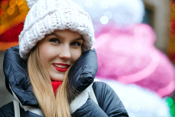 Merry Blonde Woman Red Lips Enjoying Winter Holidays Street Garlands — Stock Photo, Image