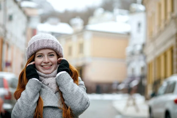 Adorable Red Haired Girl Wearing Warm Winter Clothes Walking Street — Stock Photo, Image