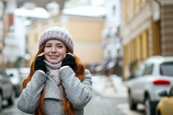 Cute Red Haired Woman Wearing Warm Winter Clothes Walking Street — Stock Photo, Image
