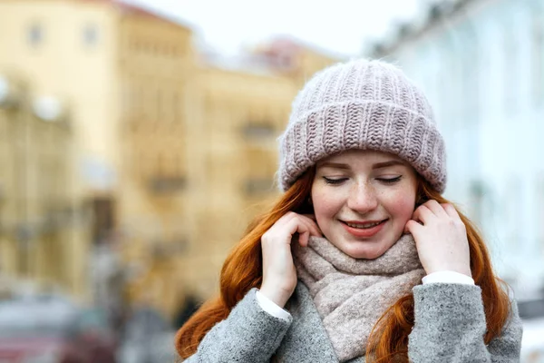 Closeup Portrait Beautiful Red Haired Woman Wearing Knitted Warm Cap — Stock Photo, Image