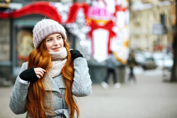 Urban Portrait Classy Ginger Model Long Hair Wearing Warm Clothes — Stock Photo, Image