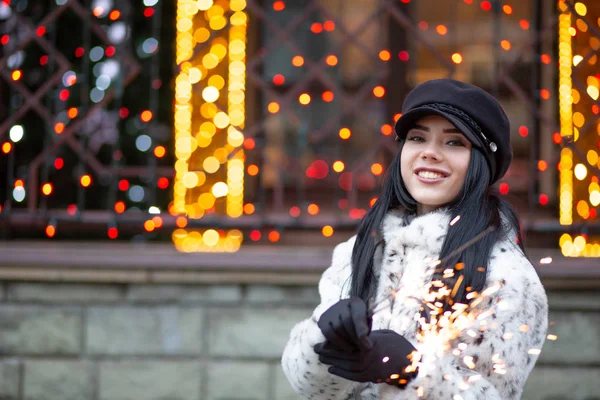 Fabulous Brunette Model Wearing Warm Clothes Celebrating Winter Holidays Sparklers — Stock Photo, Image