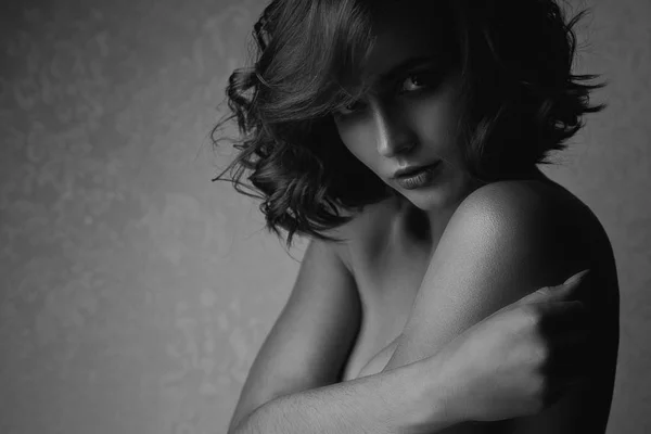 Чорно Білий Портрет Сексуальної Брюнетки Голими Плечима Порожній Простір — стокове фото