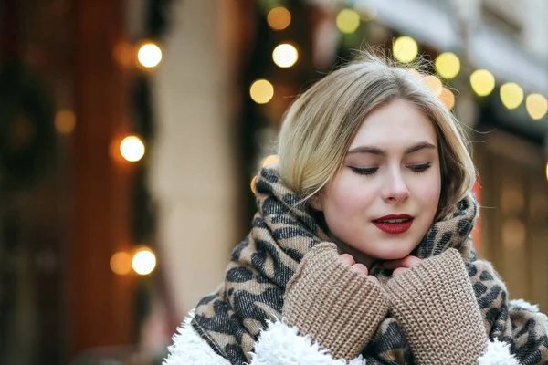 Merry Blonde Woman Wears Winter Coat Knit Scarf Walking City — Stock Photo, Image