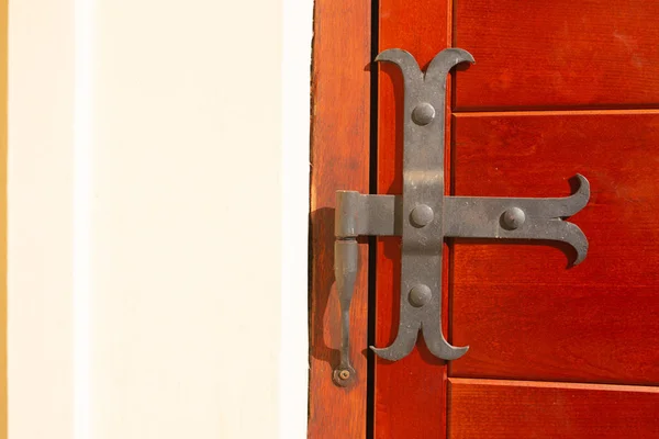Parça Eski Kırmızı Kapı Boyalı Closeup Çekim — Stok fotoğraf
