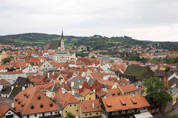 Blick auf die Dächer der Stadt tschechisch krumlov — Stockfoto