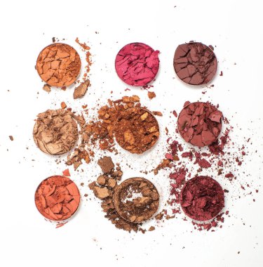 Parçalanmış göz farı yakın çekimi yeniden dolduruyor 