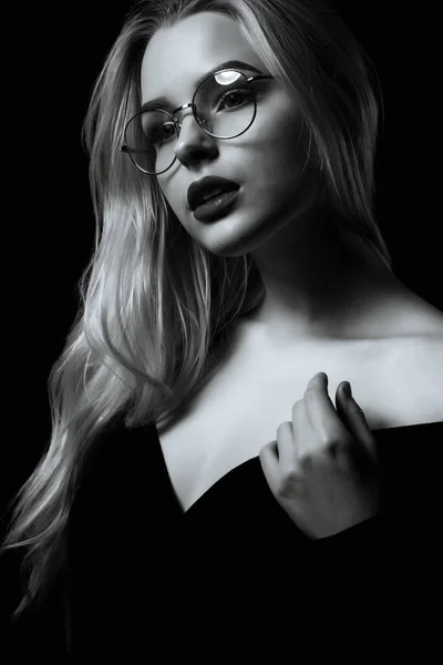 Glamor Blonde Woman Wears Glasses Posing Shadow Black White Color — Stock Photo, Image