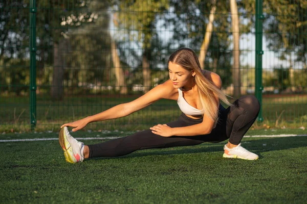 Fitness Concept Lovely Blonde Fit Woman Doing Stretching Excercises Sports — Stock Photo, Image