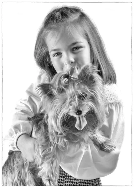 Niña Con Cachorro Atrapado Dándole Beso Chica Con Mascota —  Fotos de Stock