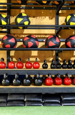 spor top suni çim üzerinde. Spor salonu spor salonu