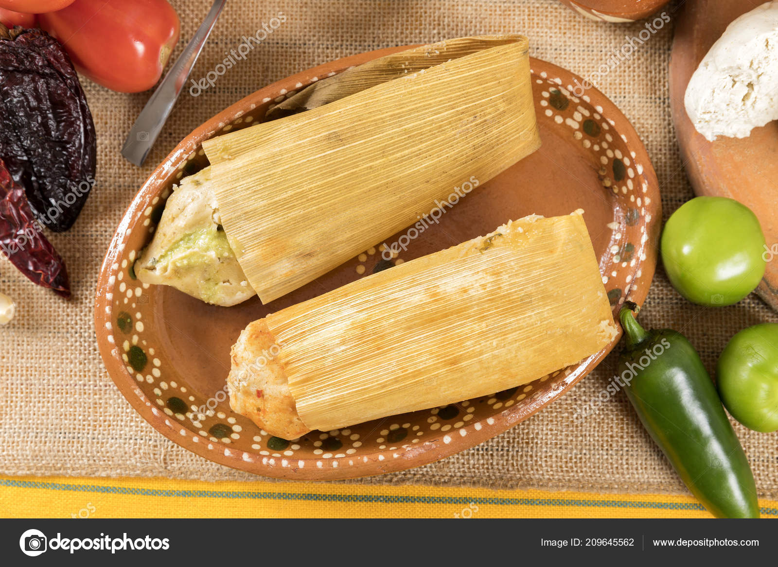 Typical Mexican Food Dishes Sauces Colorful Table Tamales Red Green — Stock  Photo © camaralenta #209645562, image size:1600x1167
