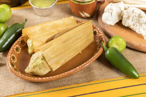 Tipikus Mexikói Ételek Szószok Színes Tábla Piros Zöld Mole Tamales — Stock Fotó