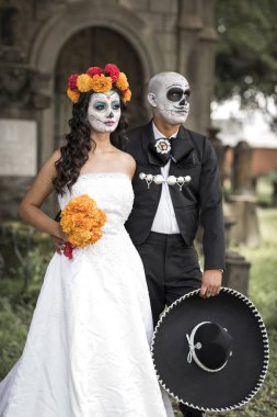 Catrin ve Catrina mezarlığı ile düğün elbiseler bir eski mezarlığı Guadalajara, Meksika.