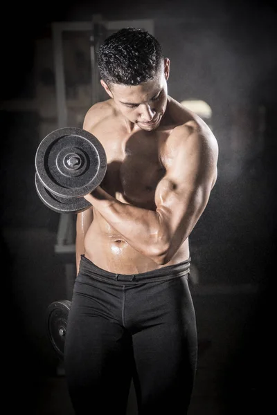 Young Man Exercising Dark Old Gym — Stock Photo, Image