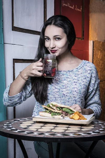 Beautiful Woman Smile Eating Old Restaurants — Stock Photo, Image