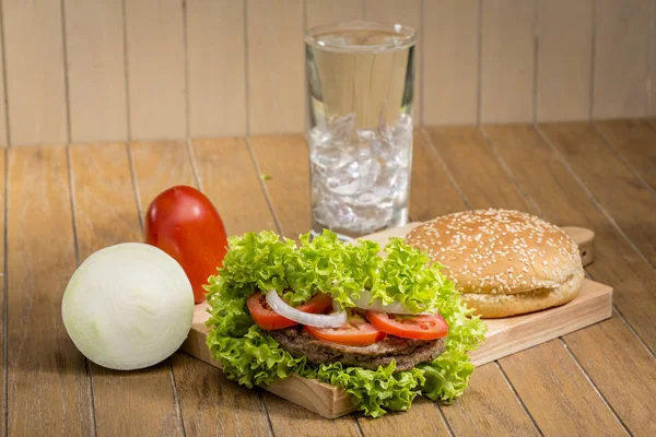 Lahodné Ingredience Můžeme Připravit Hamburger Přírodní Voda — Stock fotografie