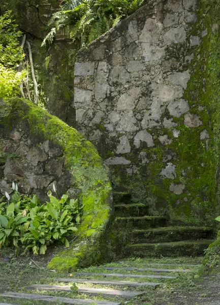 Lugar Antigo Decorado Áreas Verdes — Fotografia de Stock