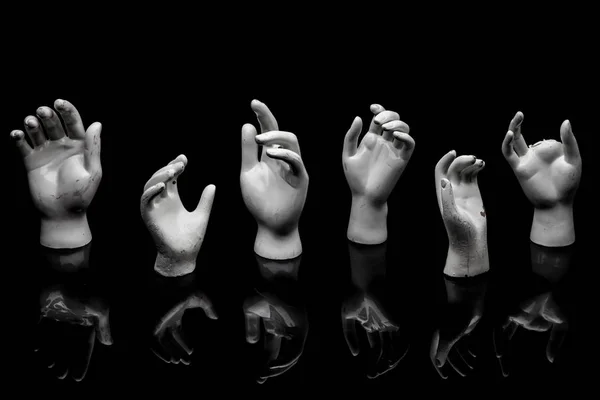 Руки Выходят Темноты — стоковое фото