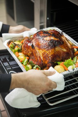 Eller aşçı salatası kavrulmuş tavuk hazırlama