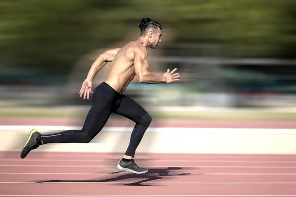 Sprinter Αφήνει Μπλοκ Εκκίνησης Στην Πίστα Εκρηκτική Εκκίνηση — Φωτογραφία Αρχείου