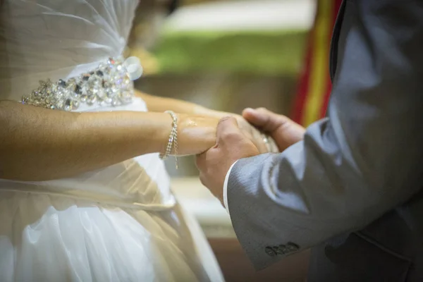 Mani Fidanzamento Sposa Sposo Rito Nuziale — Foto Stock