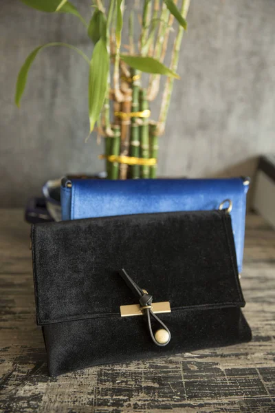 Bolsos Moda Azul Negro Con Fondo Juego —  Fotos de Stock