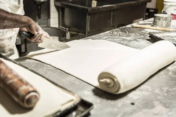 Hands Preparing Bread Cutting Dough Knife — Stock Photo, Image