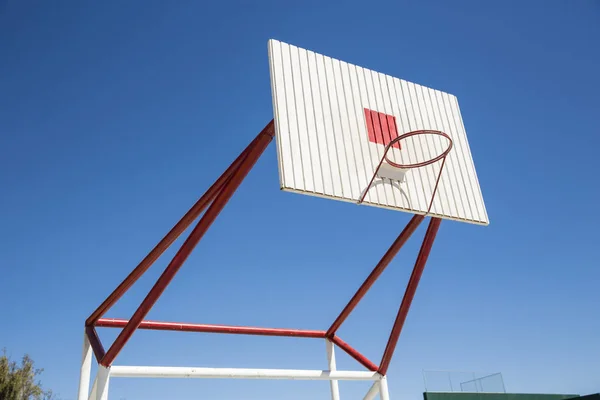 Basketbol Sahası Spor Birimi Cinsinden Tabachines Kırmızı Sepet — Stok fotoğraf