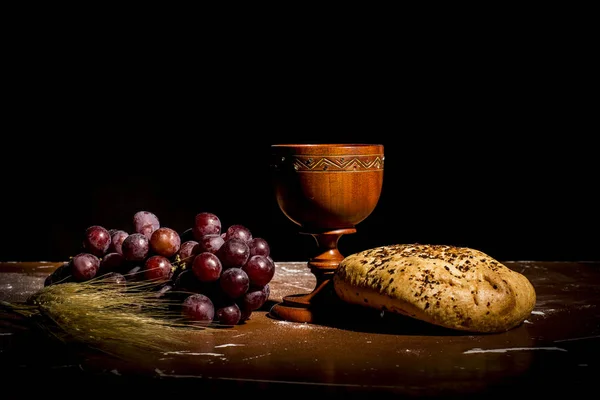 精神を強化するためにパンと水のための断食 — ストック写真