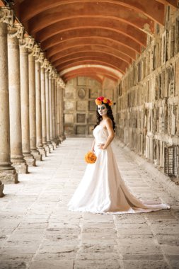 Bir eski mezarlığı, Guadalajara, Meksika Catrina mezarlığı ile düğün Giydir.