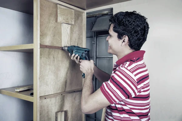 Jovem Fazer Trabalhos Carpintaria Reparos Reformas Gerais Casa — Fotografia de Stock