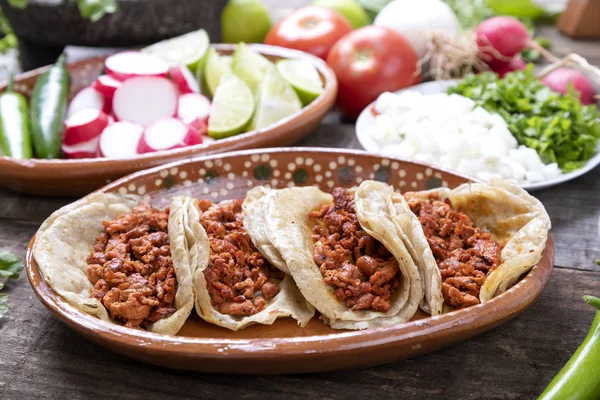 Tacos Carne Pastor Marinado Comida Típica Mexicana Una Mesa Rústica — Foto de Stock