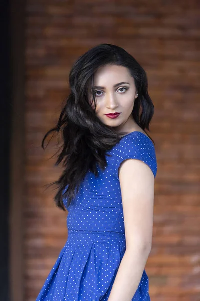 Beautiful Young Woman Wearing Fashionable Clothes Walking Street — Stock Photo, Image