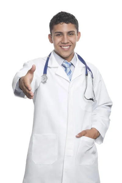 Médico Joven Sonriente Con Estetoscopio Fondo Blanco — Foto de Stock