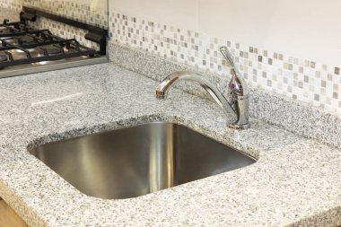 Lüks ve zarif evindeki su musluk detay