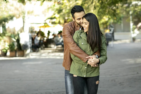 Birbirine aşık çift