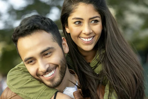 Pareja enamorada — Foto de Stock