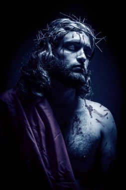 İsa Mesih dikenli bir taç ile 