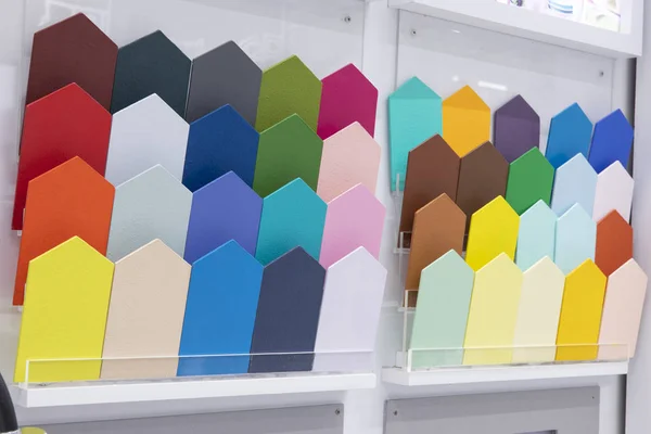 Εσωτερική διακόσμηση με χρωματιστές κάρτες — Φωτογραφία Αρχείου